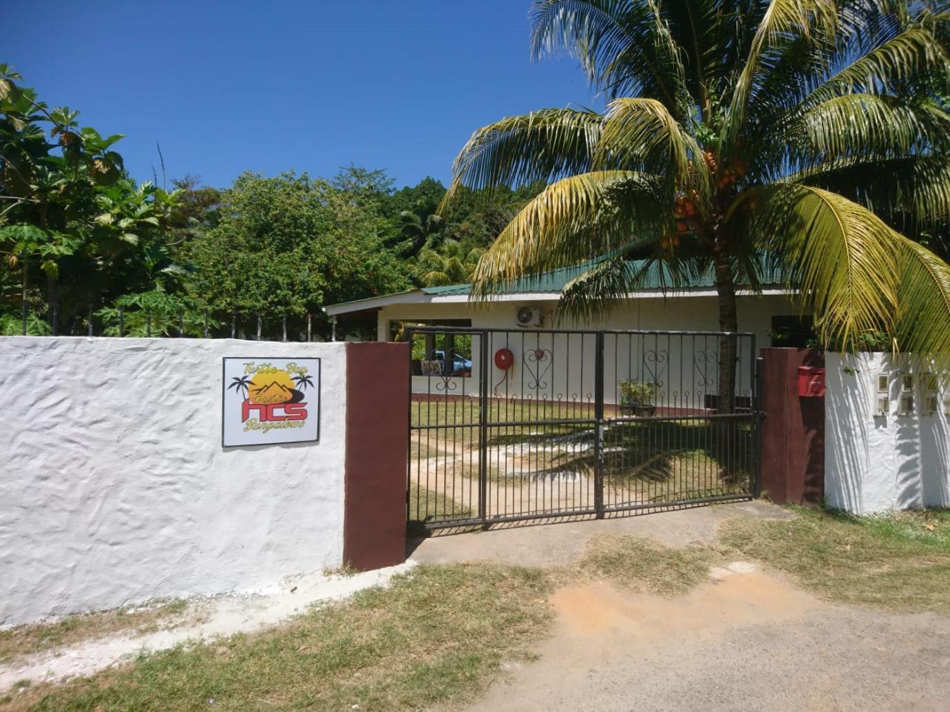 Hcs Bungalows Turtle Bay Rustic Bungalow Au Cap Exterior photo